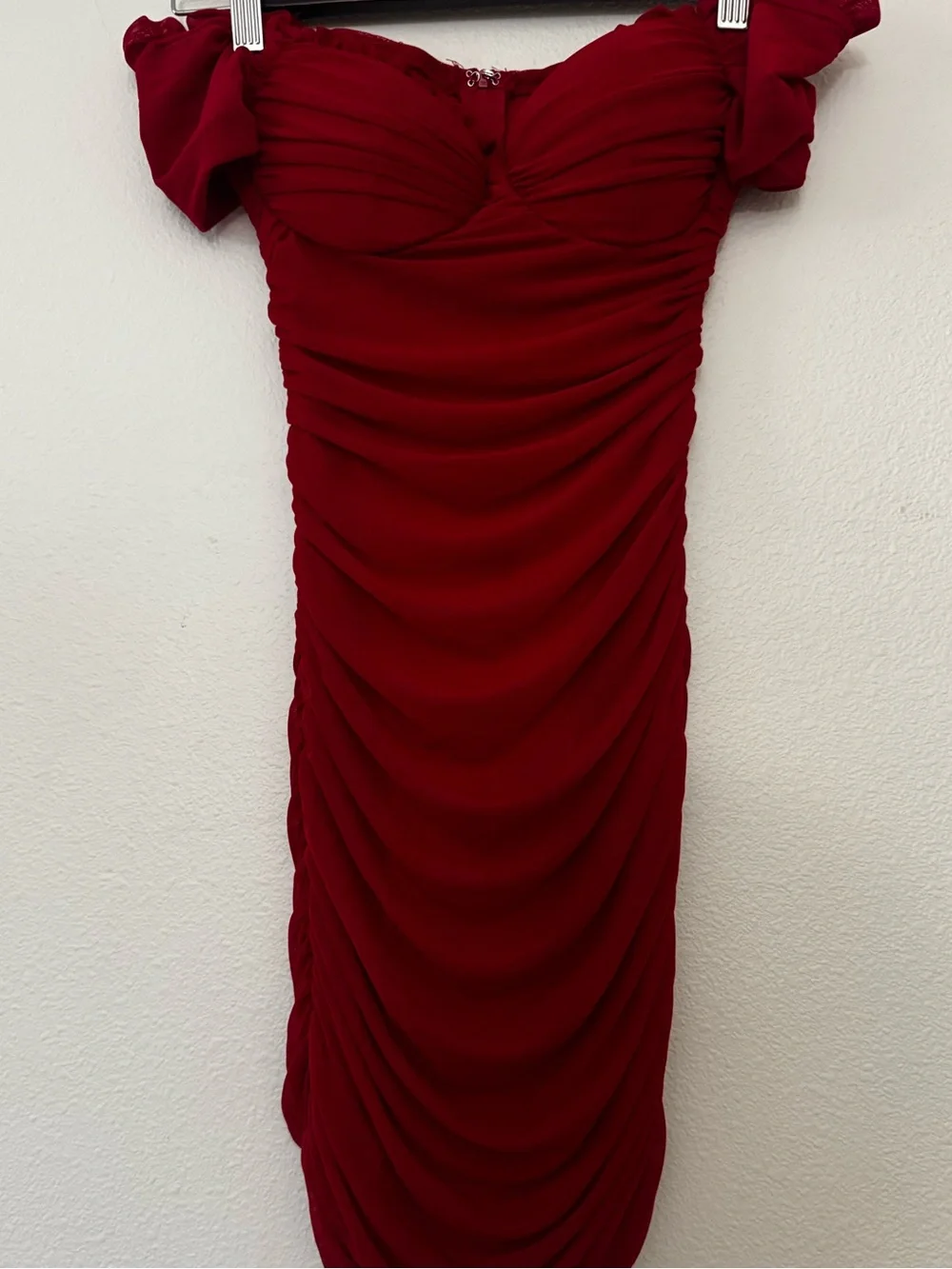 Windsor Crimson Ruched Off-Shoulder Mini Dress size XS - Picture 3 of 6